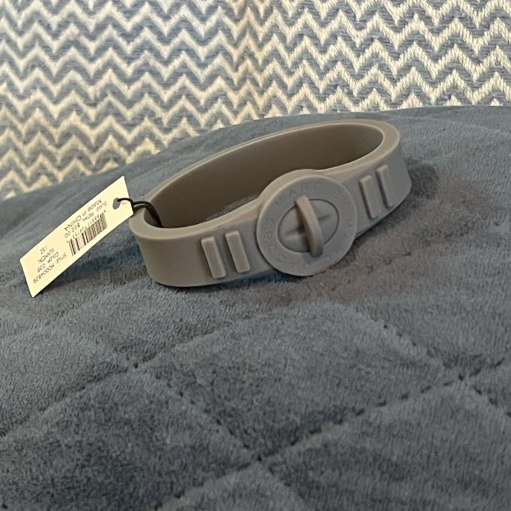 Marc Jacob’s NWT Chunky Silicone Bracelet. Unisex